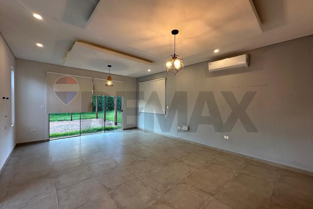 Casa - Alquiler - Lambaré, Central, Paraguay — foto 3