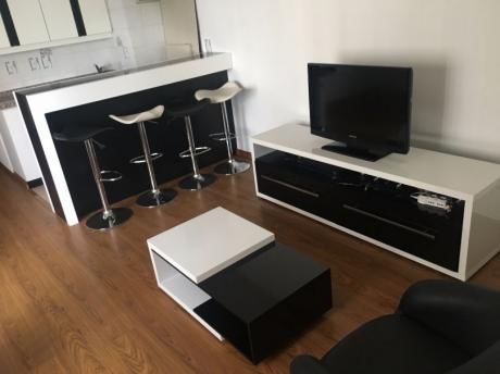 Alquile Sobre La Rambla De Malvín, Amoblado. Moderno Apto De Un Dorm.