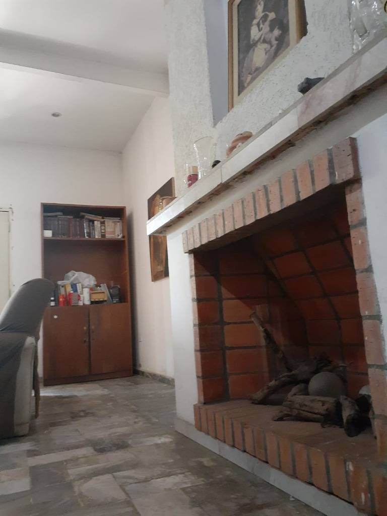 Vendo casa en Barrio Jara, tu próxima oportunidad en inversión — foto 3
