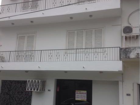 Alquilo Casa De 3 Niveles Zona Colegio Internacional