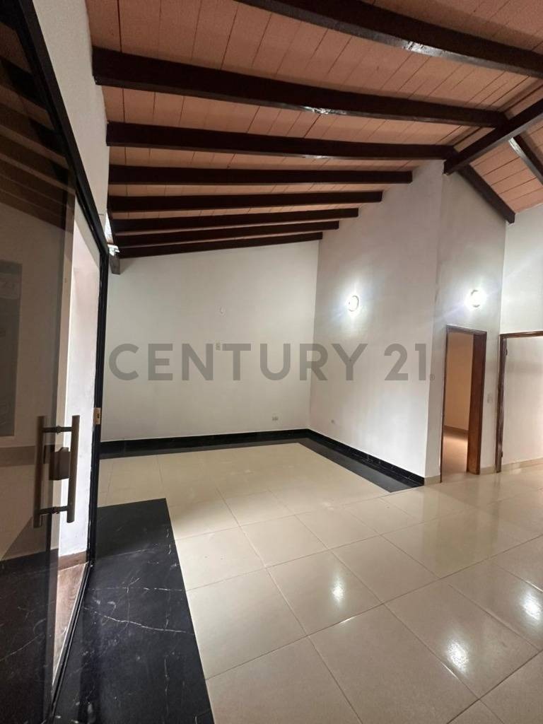 VENDO CASA EN FERNANDO DE LA MORA ZONA SUR — foto 2