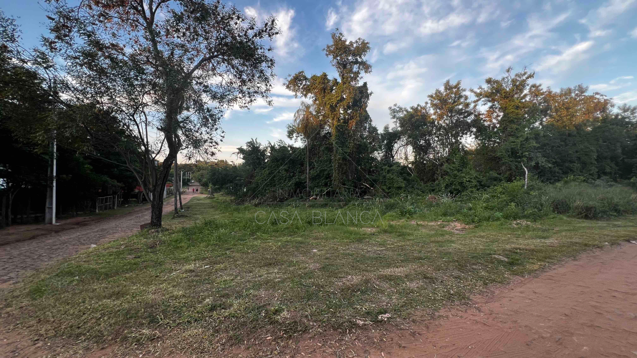 VENTA Terreno en San Bernardino, a 300m del SuperSeis, ubicado en esquina! — foto 3