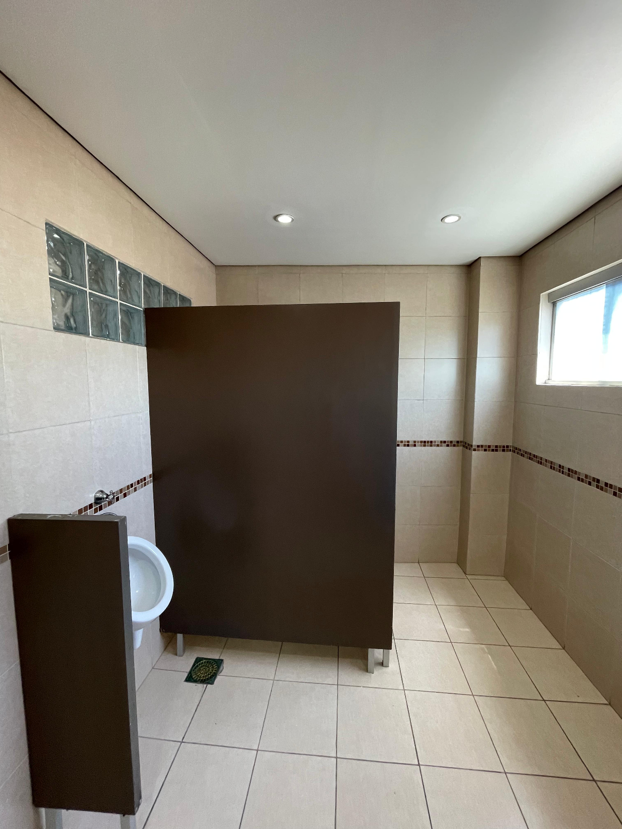 EN ALQUILER OFICINA CORPORATIVA DE 180 M2 SOBRE MCAL LOPEZ — foto 3