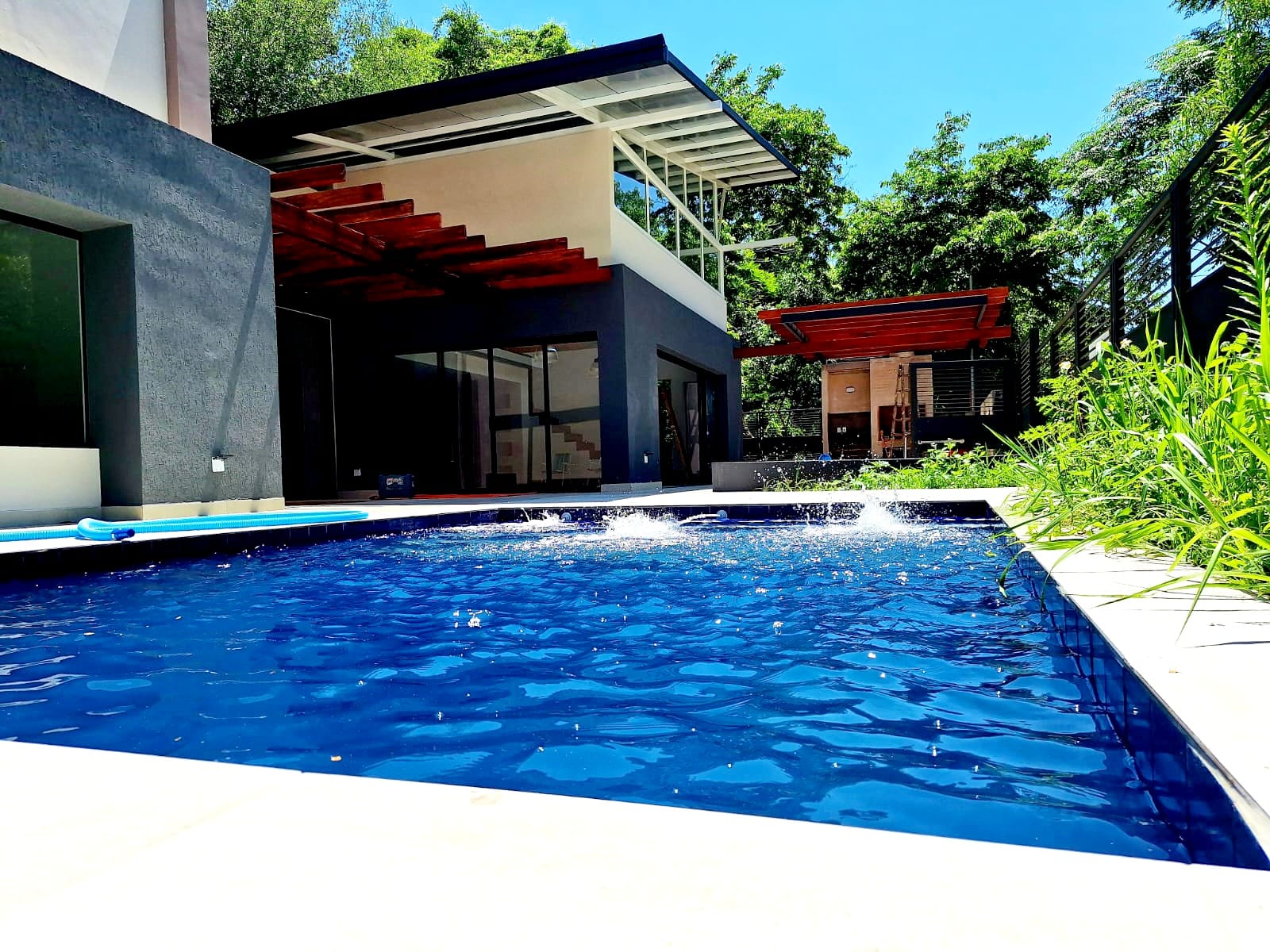 Vendo Casa A Estrenar Toda En Planta Baja, Zona Club Lago Azul. — foto 2