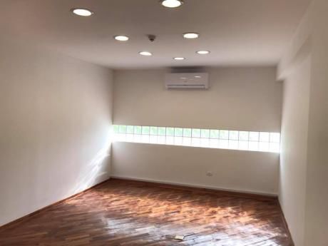 Alquilo Oficina De 100 M2 Con 3 Cocheras Zona Paseo La Galería
