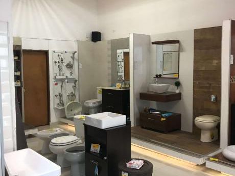 Amplio Local Comercial, Mejor Ubicacion