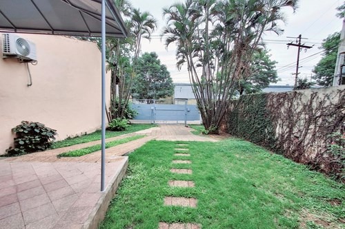 Casa - Alquiler - San Lorenzo, Paraguay — foto 3