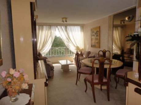 Alquiler De Apartamento Con Muebles. 2 Dormitorios, 2 Baños, Garaje, Vig.