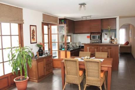 Punta Carretas. Casa En Dos Plantas. 5 Dor. 3 Baños. 169mts2. Patio. Gje.