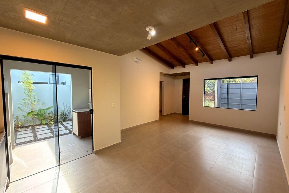 VENTA DUPLEX CAMBYRETA, ITAPUA — foto 3