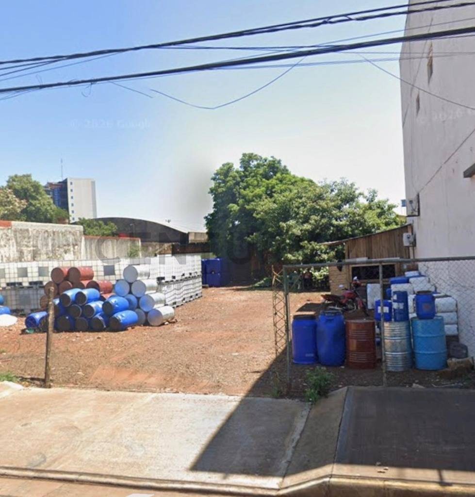 Vendo terreno sobre la Avenida Principal de Ciudad del Este — foto 2