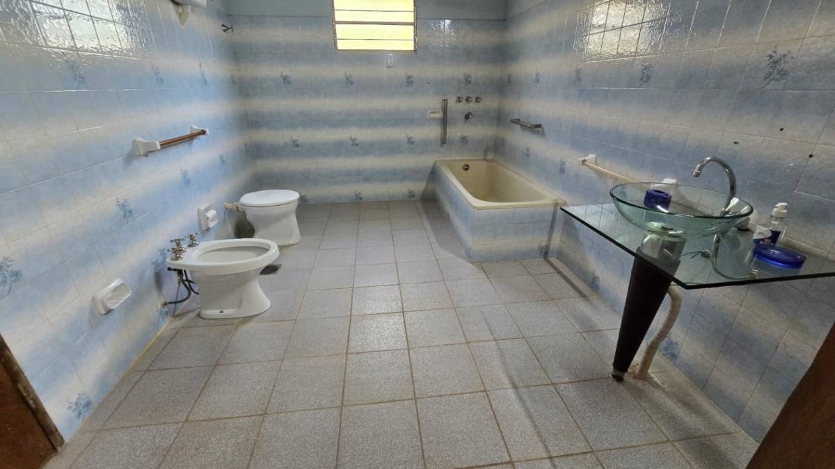 VENDO AMPLIA CASA EN URBANIZACIÓN SADI III SAN BERNARDINO — foto 3