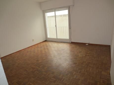 Sarandi Esquina Bartolome Mitre