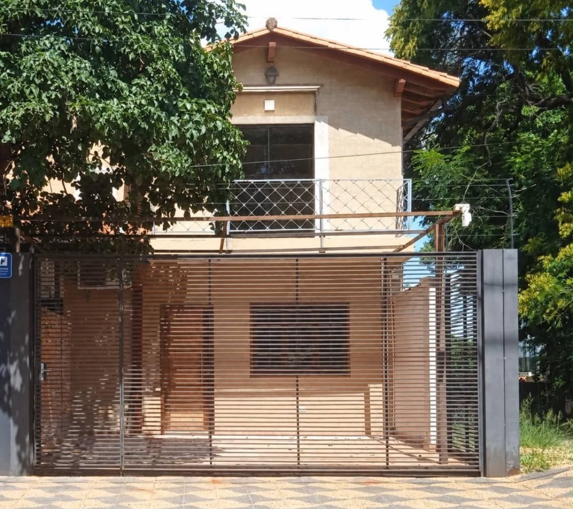 Casa en alquiler en Loma Pytá