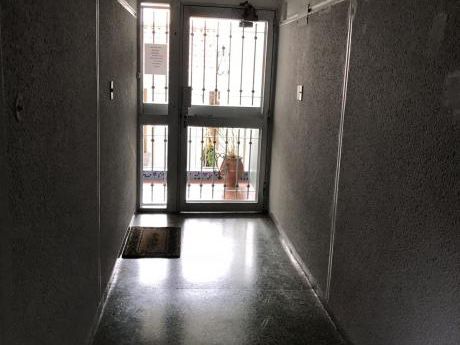 Apartamento De Tres Dormitorios En Buceo.