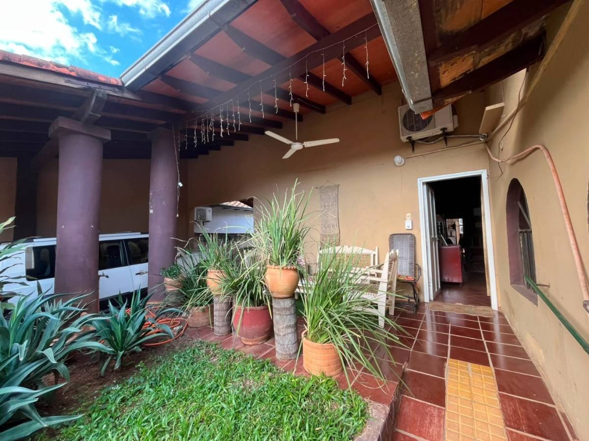 VENDO CASA DE 5 HABITACIONES EN MBURUCUYÁ — foto 2