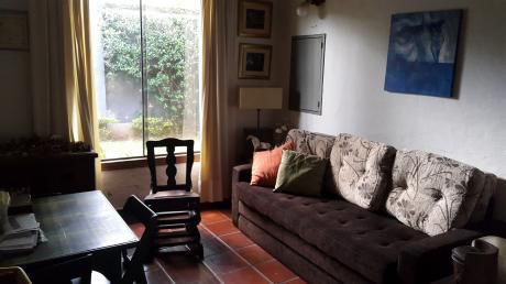 Venta Casa Estilo Colonial Fdo. De La Mora, Zona Laguna Grande
