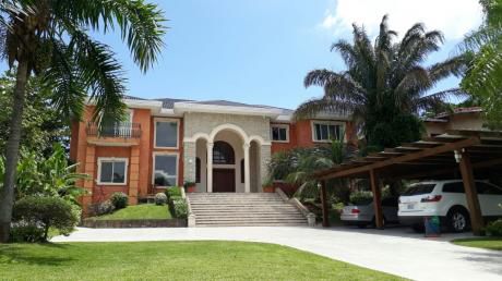 Casa En Venta En Colinas Urubó Sector II