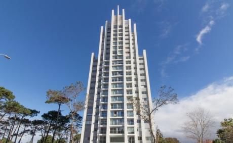 Precioso Departamento En Torre Con Servicios.