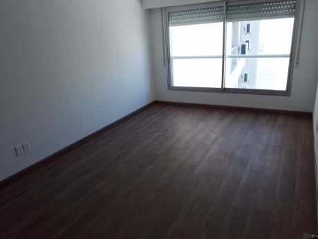 Amplio Apartamento De 1 Dormitorio En Pocitos