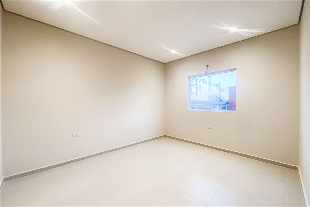 EN VENTA DUPLEX CON PATIO ZONA SUPER 6 LAURELTY — foto 3