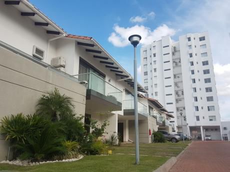 Casa En Venta En Condominio Santa Monica