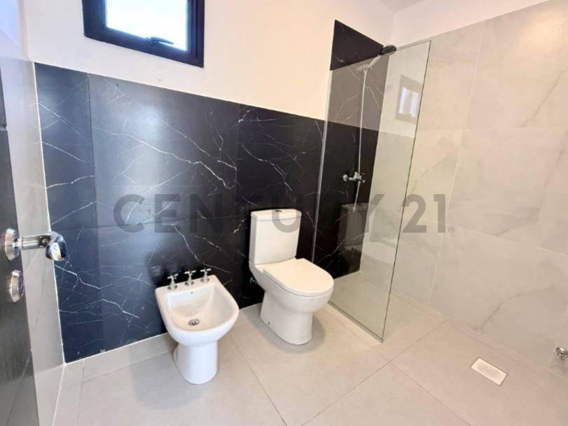 Alquiler de Casa Dúplex en Luque, Central — foto 2