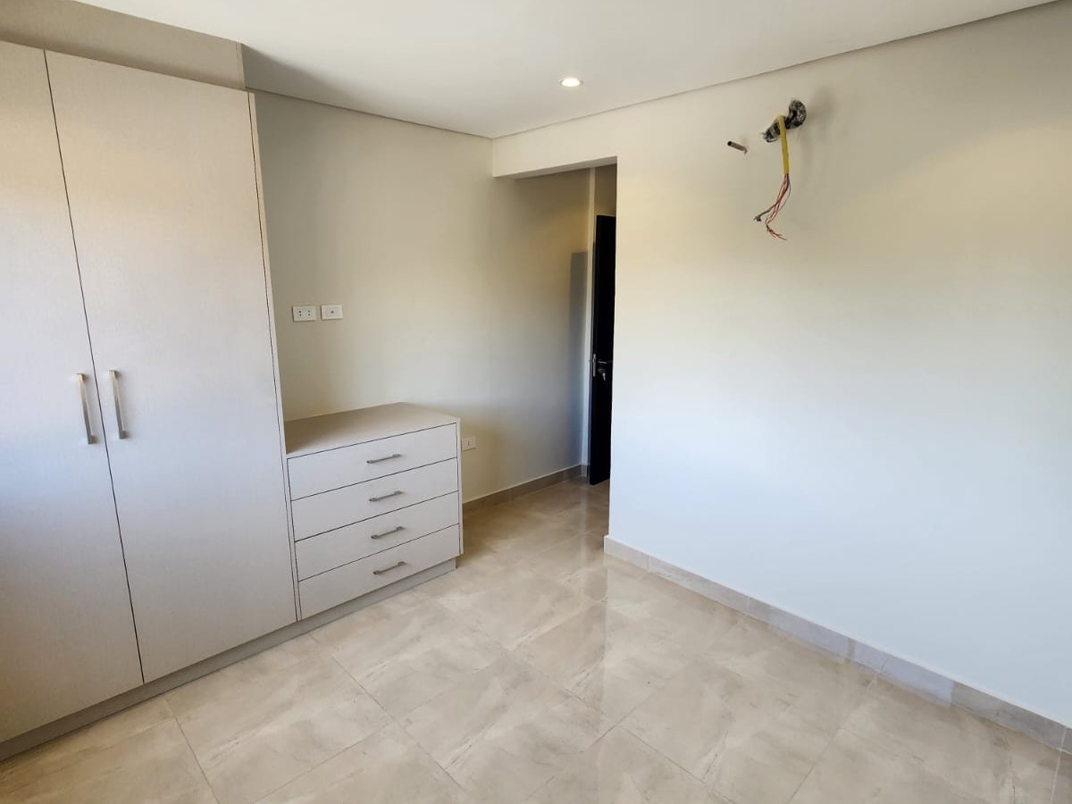 ALQUILO DEPARTAMENTO 2 DORM EN LUQUE ZONA HOTEL BOURBON — foto 2