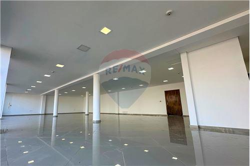 ALQUILO LOCAL COMERCIAL EN BARRIO JARA — foto 3