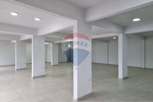 Alquilo Local comercial en Loma Pytã de 160 M2 sobre la Transchaco — foto 3