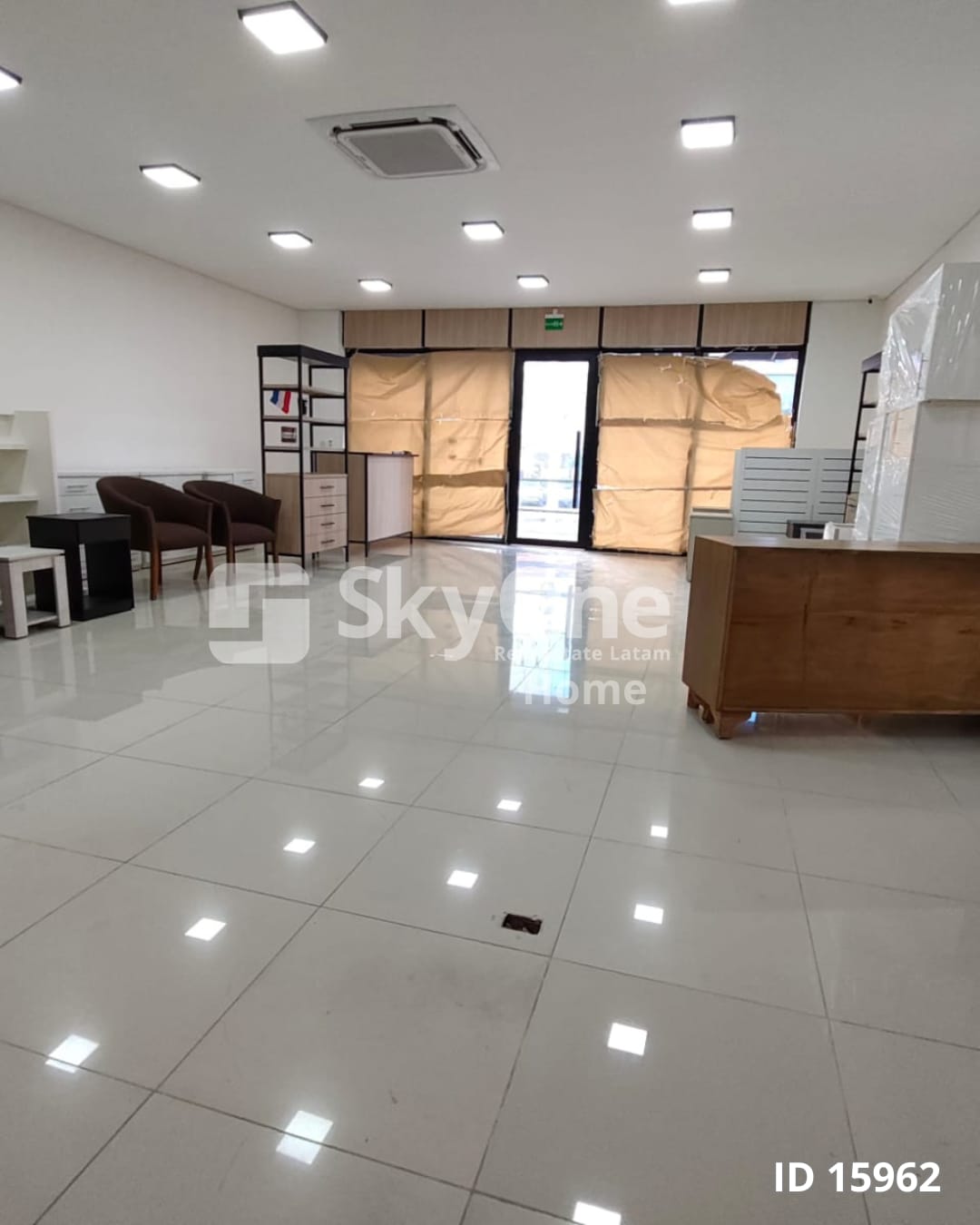 ALQUILO SALON COMERCIAL SOBRE AVDA ARTIGAS — foto 2