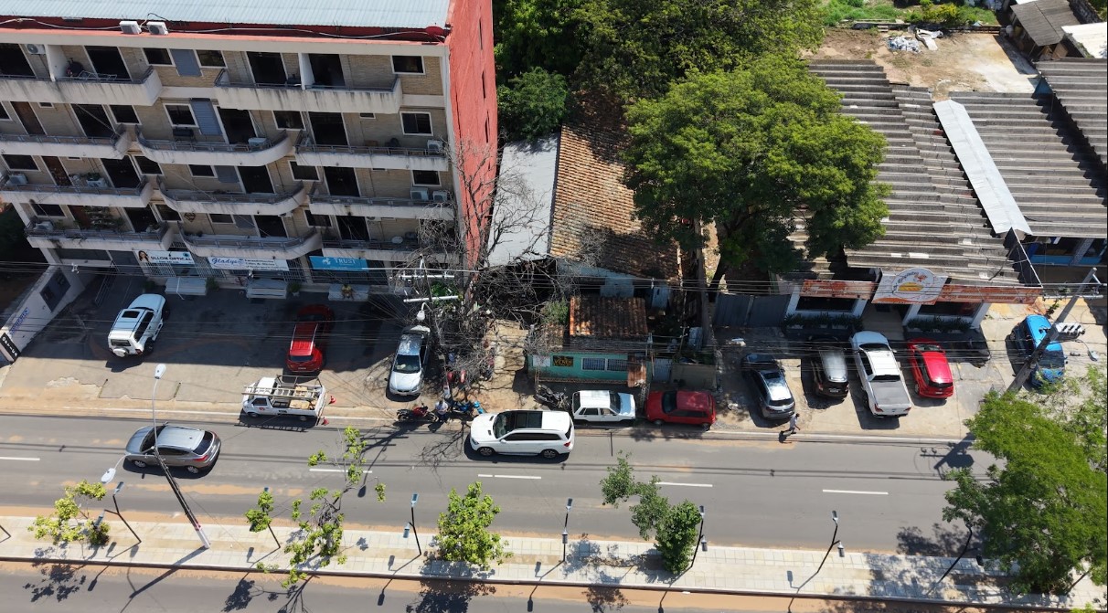 Terreno De 774 M2 Sobre Av. Cacique Lambaré - foto 1