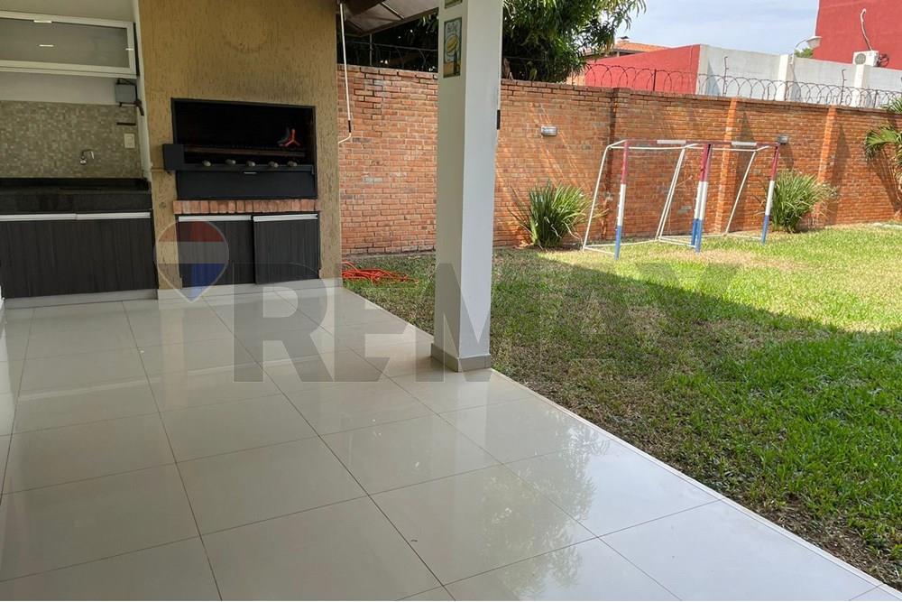 Alquiler de Casa en  Luque Laurelty — foto 2