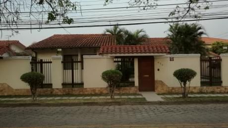 Casa En Alquiler En Barrio Urbarí