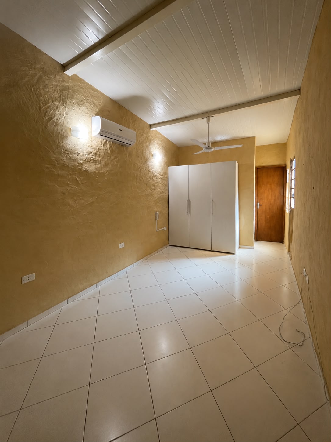 ALQUILO DÚPLEX EN LAMBARÉ VALLE APUA — foto 2