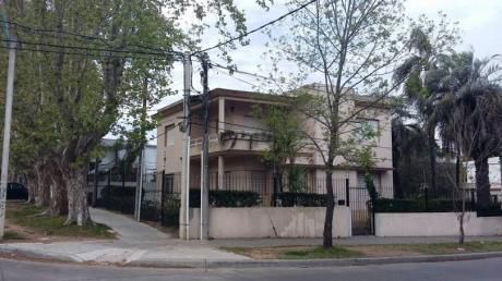 Residencia, Empresa, Clínica, Instituto. 862 M2 De Terreno.