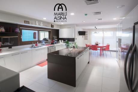 Penthouse De Primer Nivel Todo Amueblado