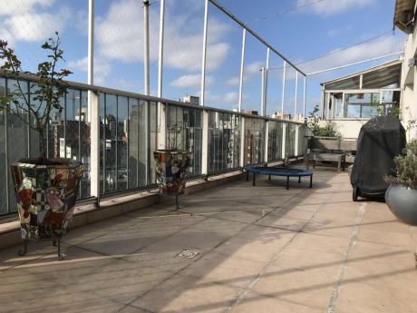 Penthouse De 3 Dorm Y Serv A Metros Del Mar En Pocitos.