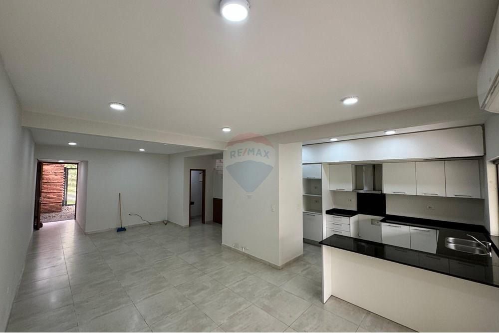 ALQUILO DUPLEX CON PISCINA EN PALMA LOMA - LUQUE — foto 2