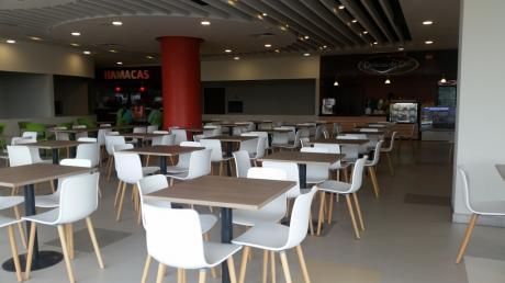 Local En Alquiler Ideal Para Venta De Comida Rápida En El Urubo Business Center