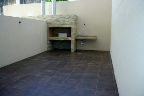 Dos Patios! Parrillero Propio!