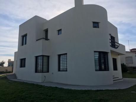 Esplendida Casa En La Rambla De Atlantida