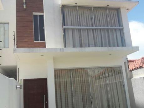 Casa En Alquiler De 3 Dormitorios