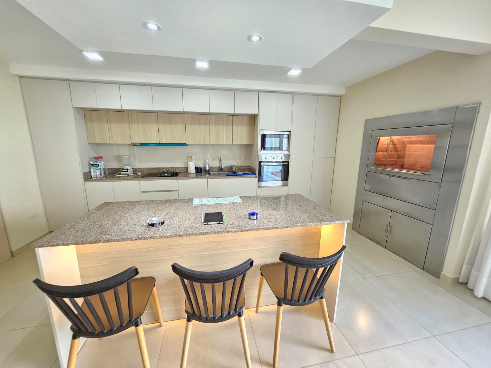 HERMOSO DÚPLEX A ESTRENAR EN ALQUILER – ZONA YACHT LAMBARÉ — foto 3