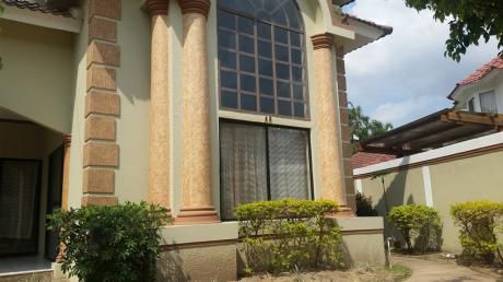 Amplia Y Preciosa Casa En Venta En Condominio Galicia