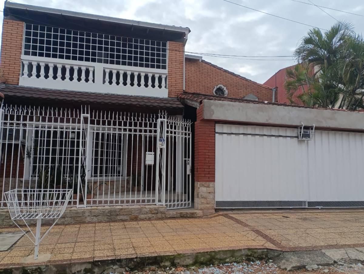 Casa en venta en Roberto L. Petit
