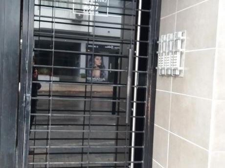 Apto Amoblado En Tres Cruces