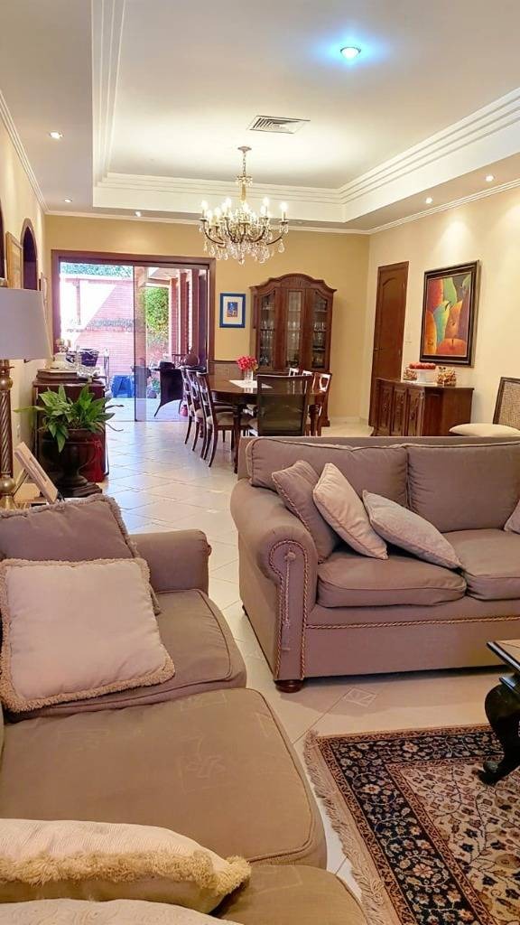 Descripción: EN VENTA CASA EN BARRIO MCAL. LOPEZ — foto 3
