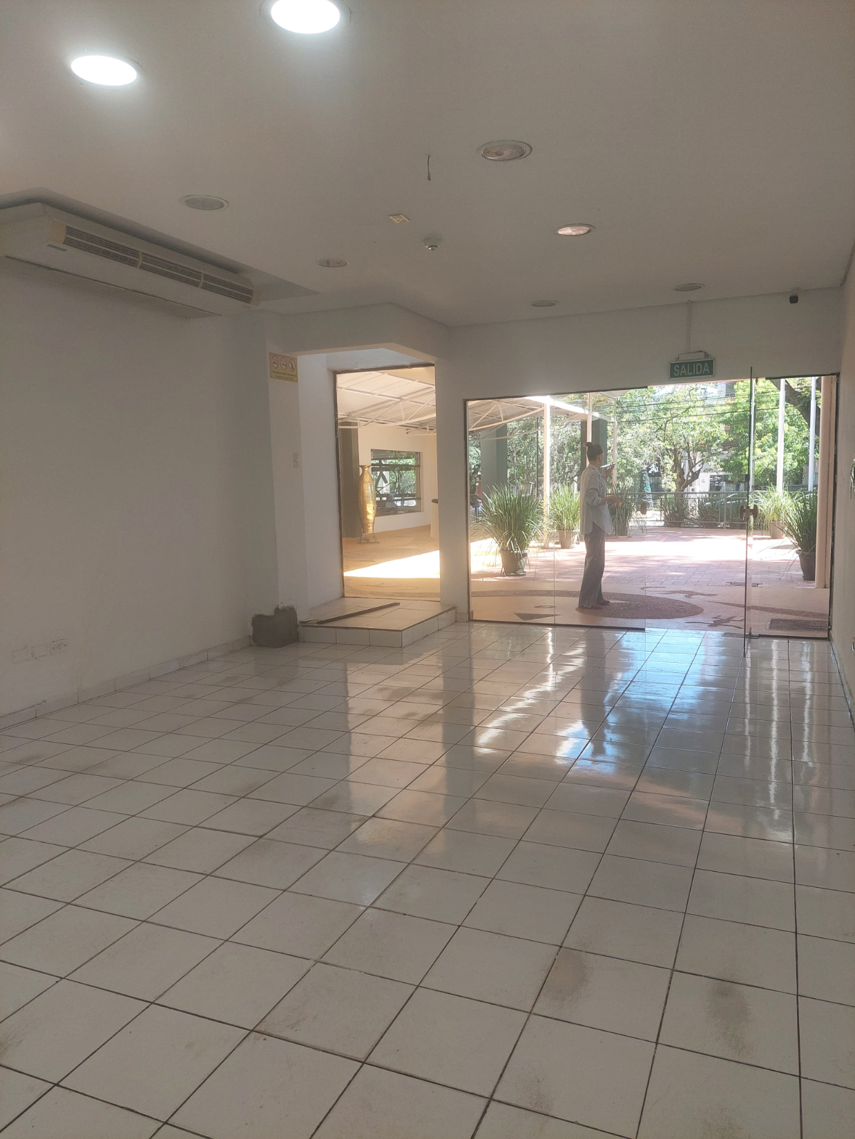 ALQUILO SALON COMERCIAL — foto 2