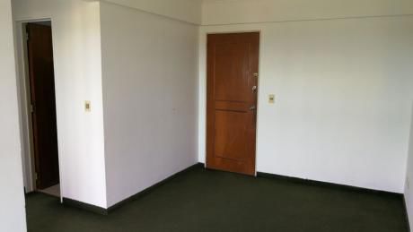 Departamento A Pasos De La Unibe Y La Uaa